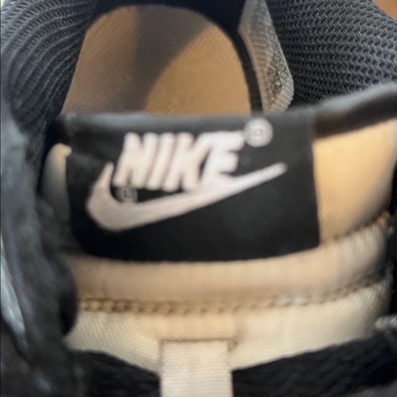 Kids Nike Panda Dunks Size 5 - Picture 2 of 3